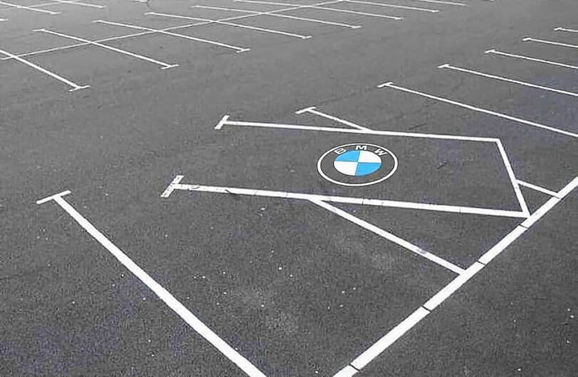 BMW парковка 8081463
